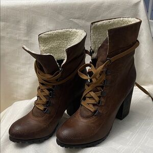Steve Madden Brown Lace-Up Boots with Shearling Lining